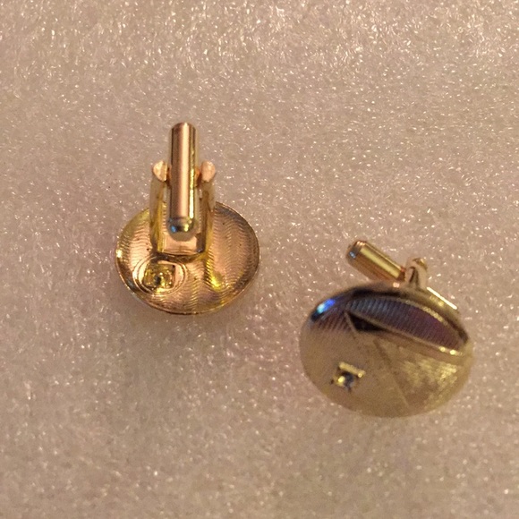 Cufflink - Picture 3 of 4